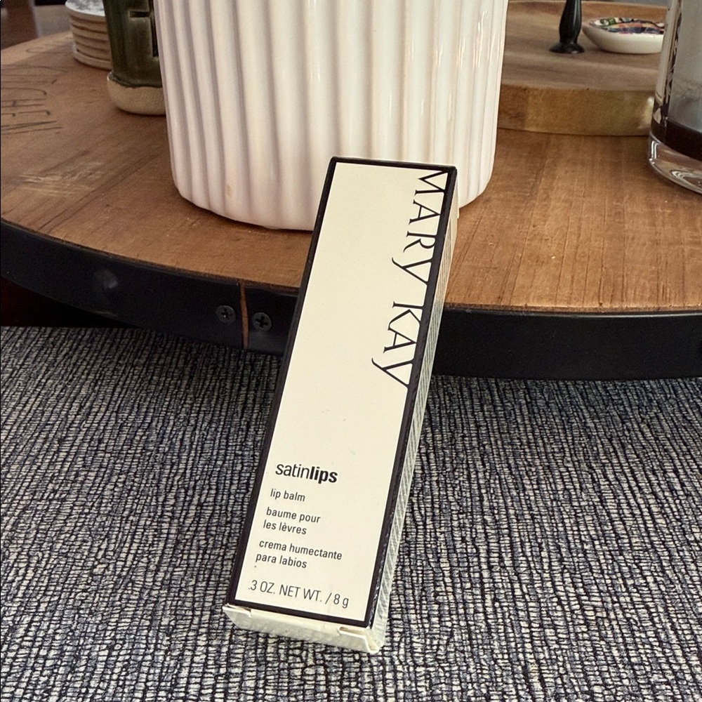 Mary Kay SatinLips Lip Balm - Cream White and Black Box